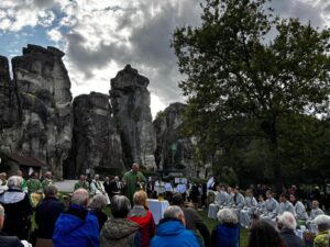 Heilige Messe an den Externsteinen in Horn-Bad Meinberg